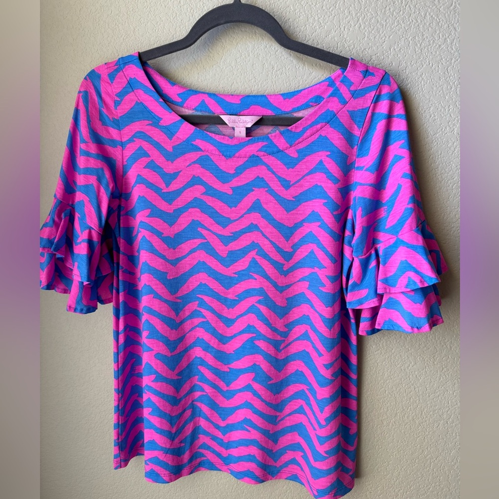 Lilly Pulitzer cotton double bell sleeve top. Worn once; EUC!